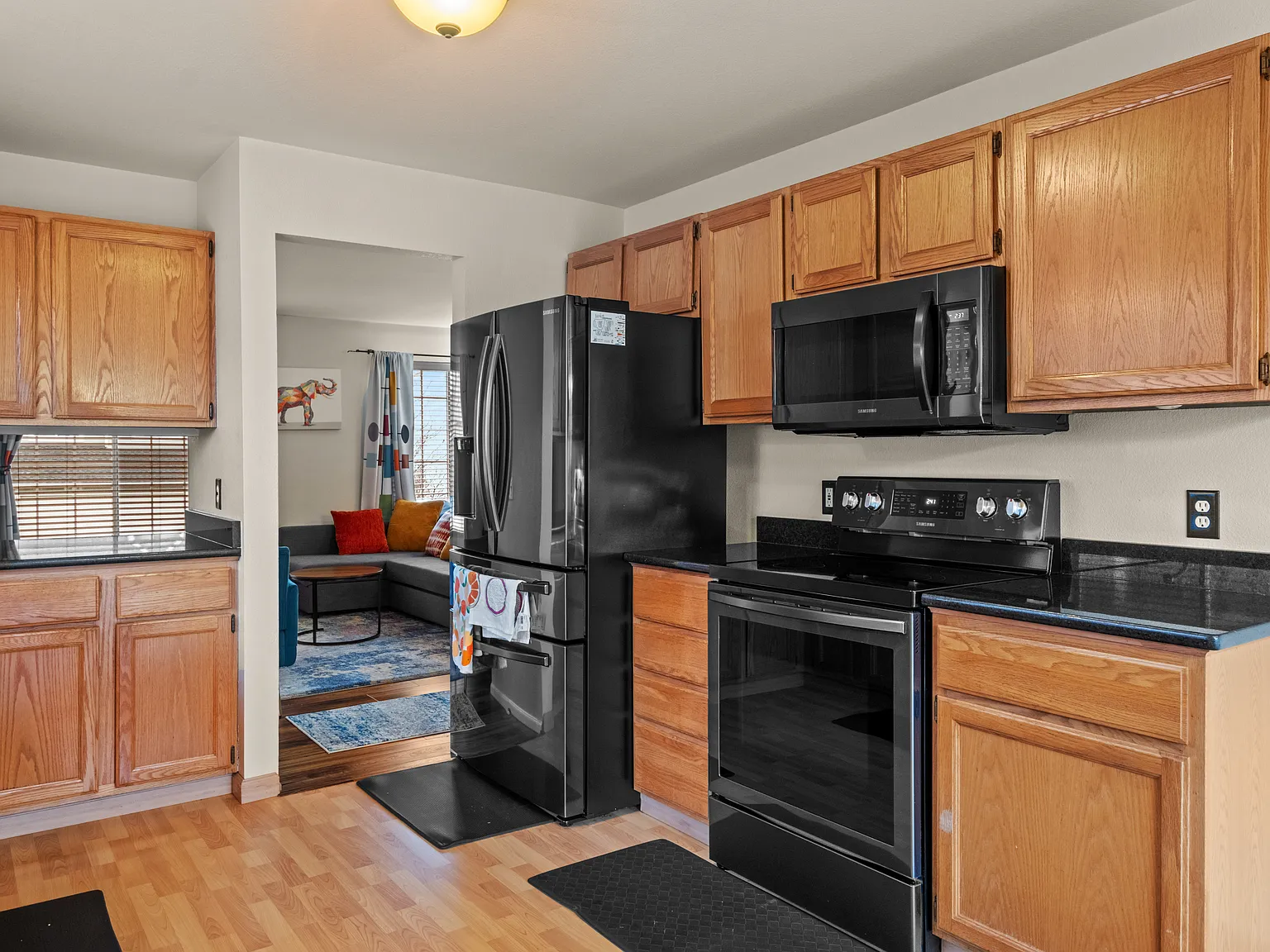 4 bed, 2050 sqft, $4,150 — Photo 4