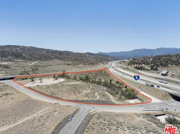 9 Quail Lake Rd, Lebec, CA 93243