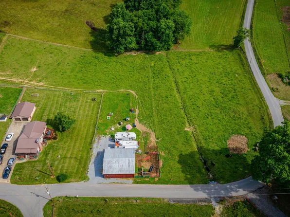 102 Fellers Rd, Chuckey, TN 37641