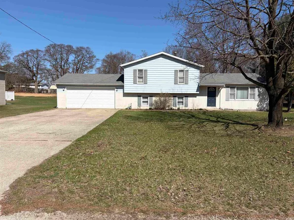 3430 W County Line Rd, Knox, IN 46534