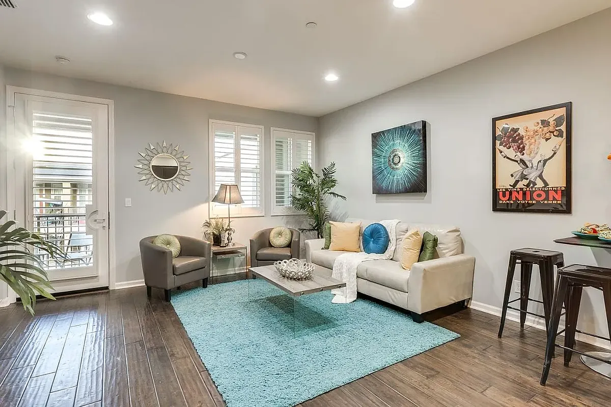 Building Photo - 641 Fernleaf Dr
