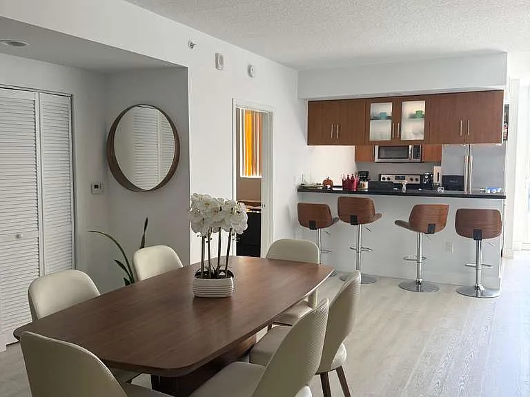 601 NE 23rd St #806 — Photo 9