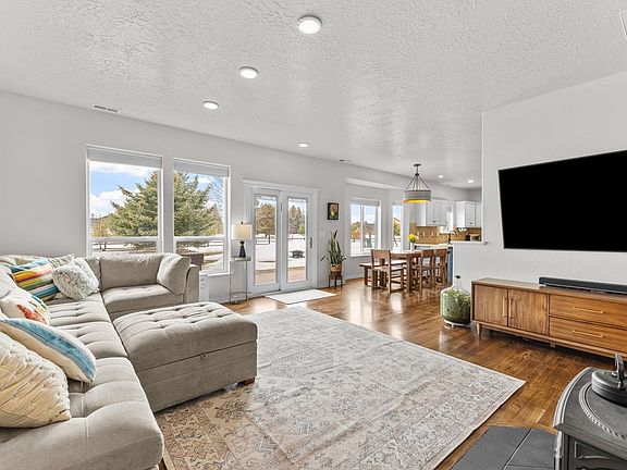 3rd image of 13247 Brookie Rd