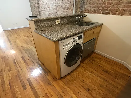 Rented by Ideal Properties Group | media 4