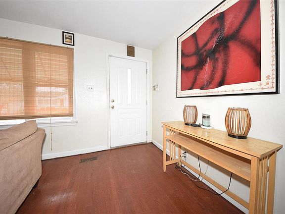 3rd image of 1147 Grenshaw Dr