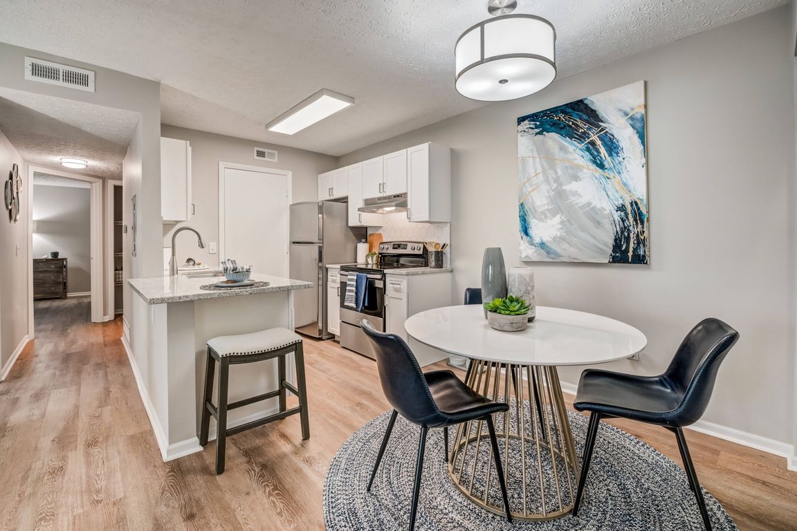 Newly Renovated Kitchen and Dining Room