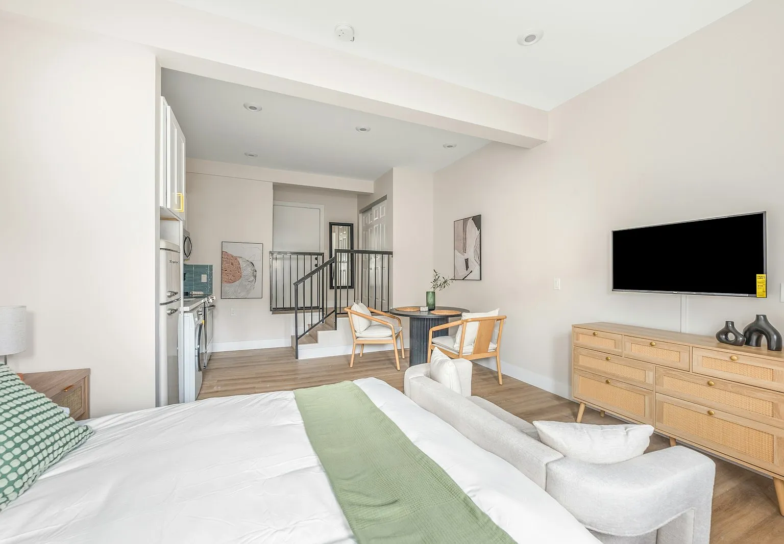 3167 Landis Street, Unit B — Photo 4