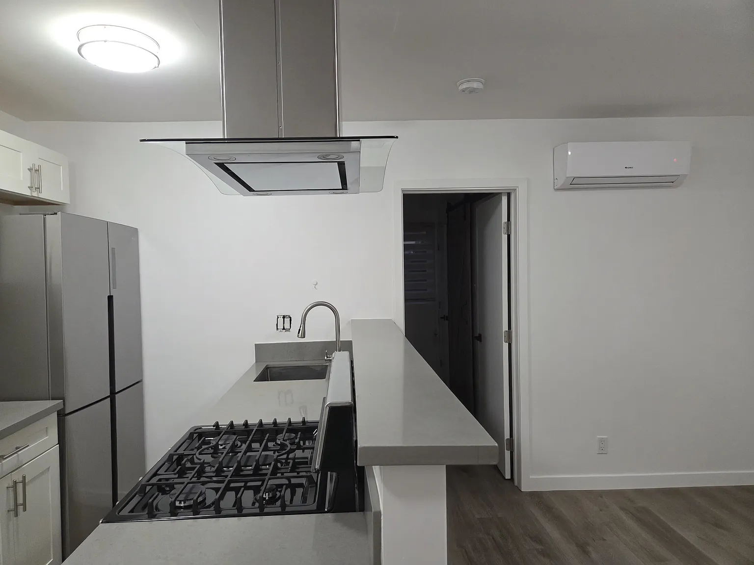 1 bed, 550 sqft, $2,250 — Photo 3
