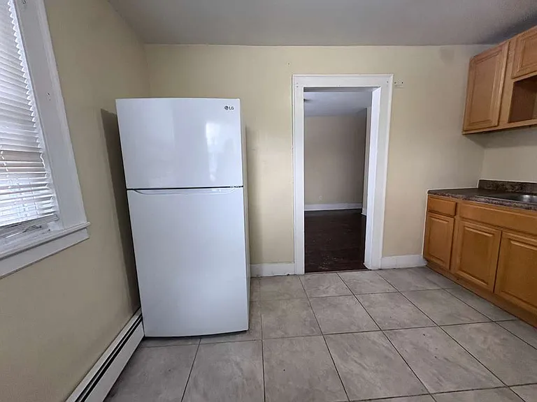 122 Derby Ave #2RR — Photo 6