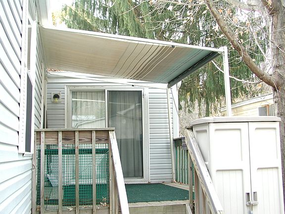 Rear deck/awning