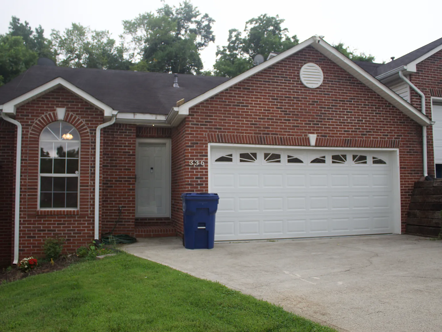 3 bed, 1452 sqft, $2,350 — Photo 2