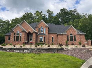 35 Oakmont Ct #1, Canfield, OH 44406