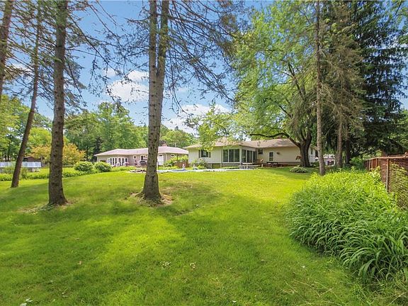 4th image of 8975 Cain Dr NE