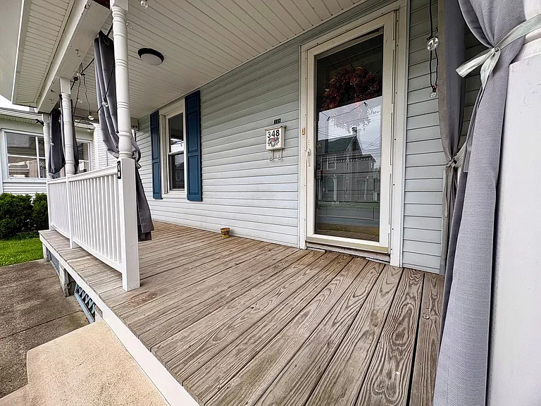 348 E Derry Rd — Photo 6