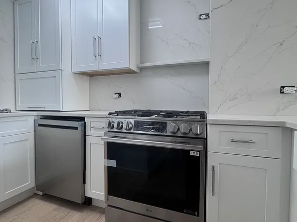 236 E 47th St, New York, NY
