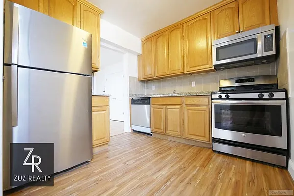 Rented by Zuz Realty | media 32