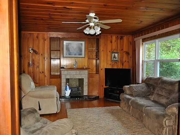 4th image of 33 Cedarwood Dr