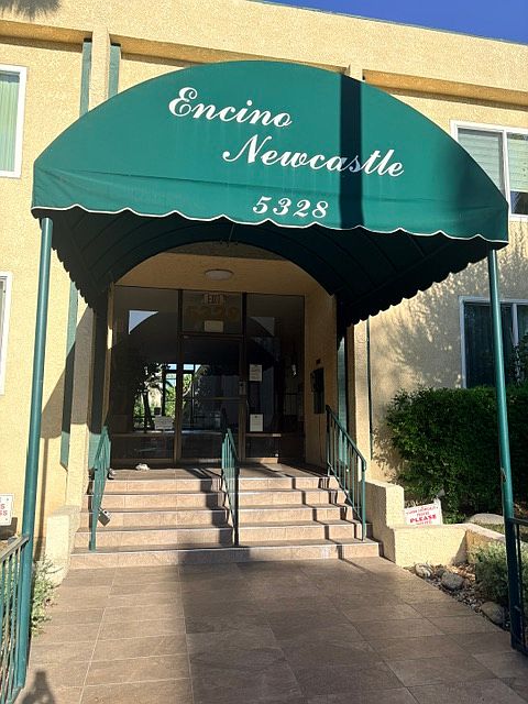 1st image of 5328 Newcastle Ave