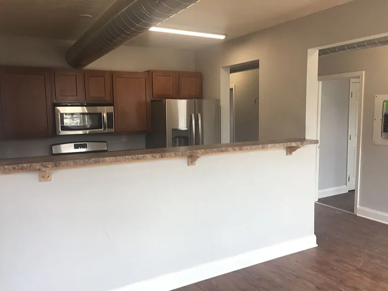 1021 E Carson St — Photo 45