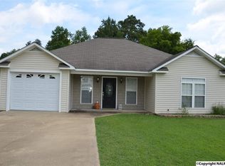 120 Rachel Ln, Hokes Bluff, AL 35903
