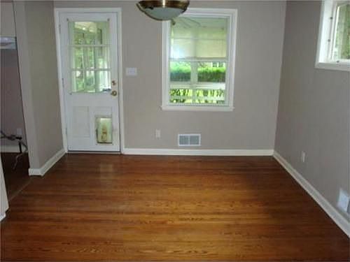 4th image of 3815 W 52nd St