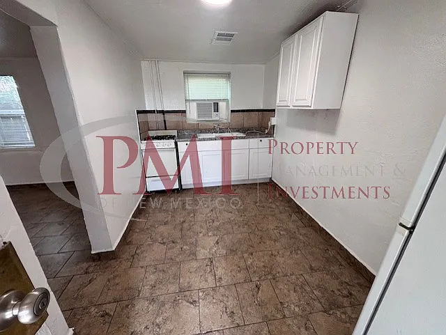 517 E. Las Cruces #3 — Photo 10