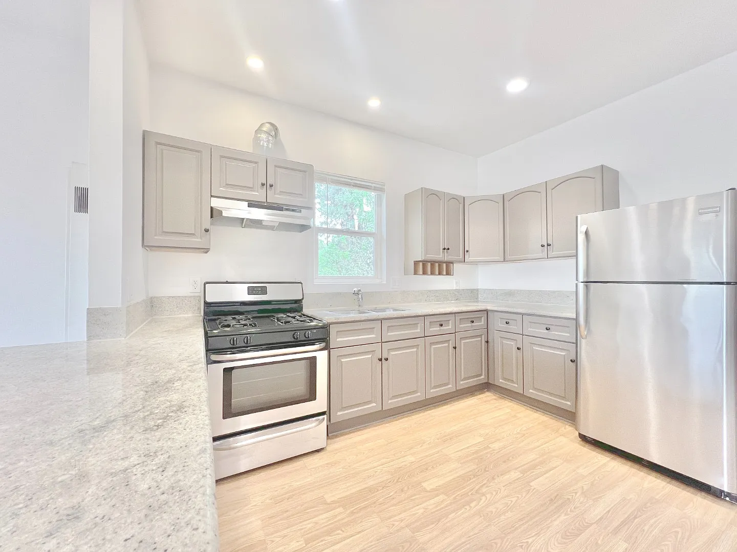 6146 1/2 Mesa Avenue — Photo 1