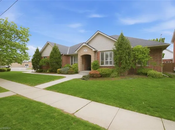 74 Franklin St, Brantford, ON N3R 1T4