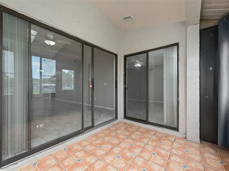 140 Lakepointe Cir — Photo 19