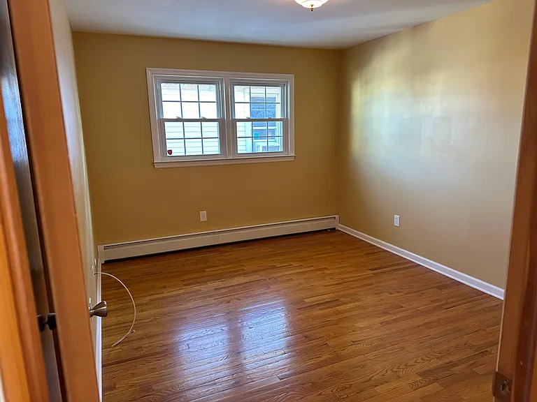 442 Ainsworth St — Photo 7