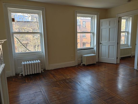 3rd image of 279 Henry St APT 8