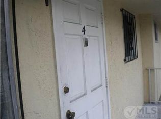 816 W Tiffany Dr APT 4, Mangonia Park, FL 33407