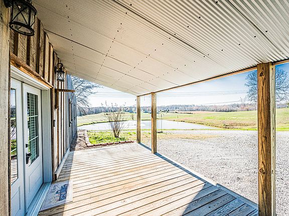 5th image of 1110 Harris Rd