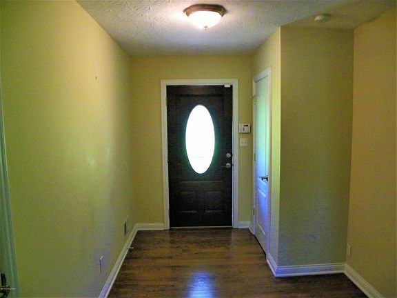 5th image of 703 Mill Brook Cir