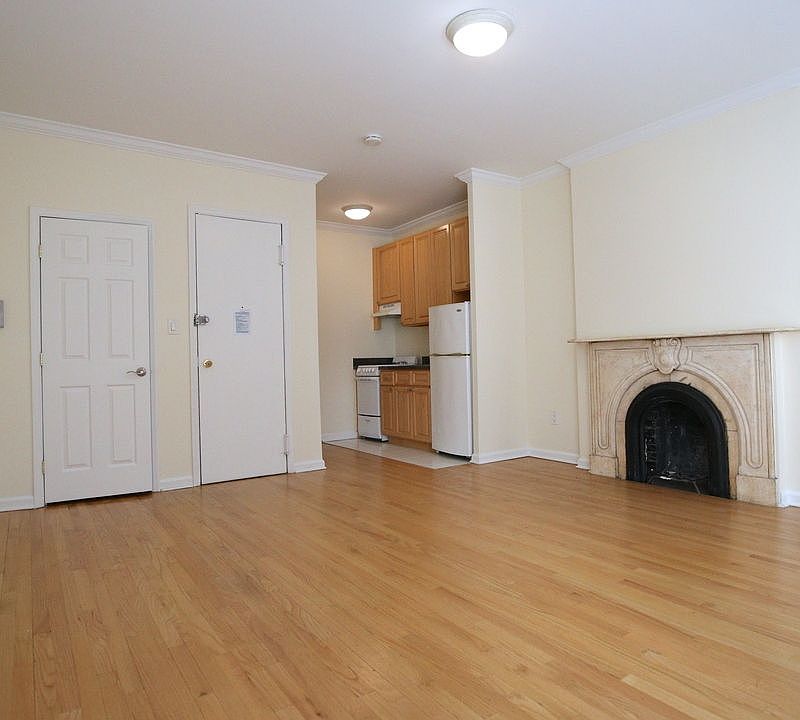 2nd image of 60 W 56th St APT 4