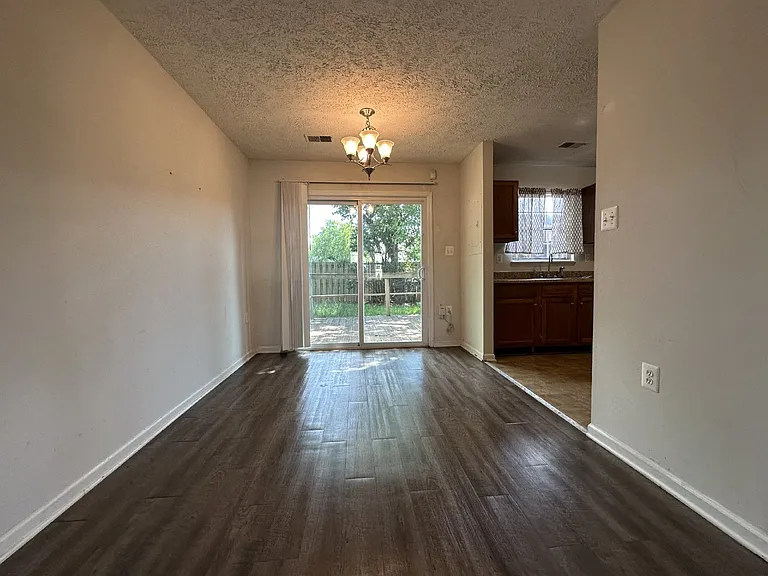 8625 Cartwright Ct — Photo 3