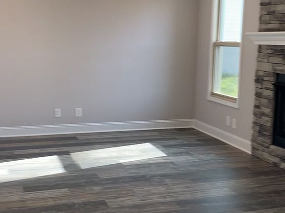 3rd image of 120 Eagles Perch Ln