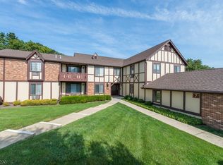 7 Canterbury Rd #G, Chatham, NJ 07940