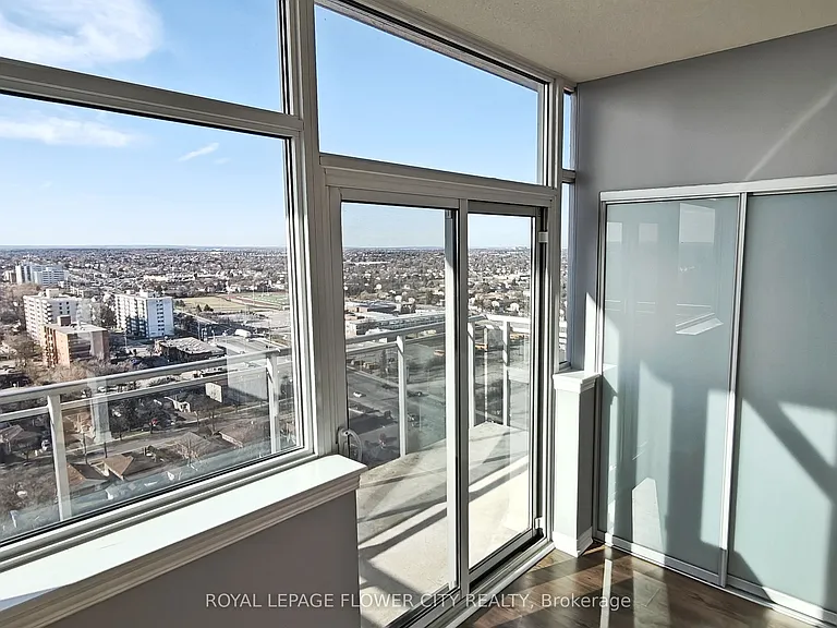 215 Queen St E #2307 — Photo 3