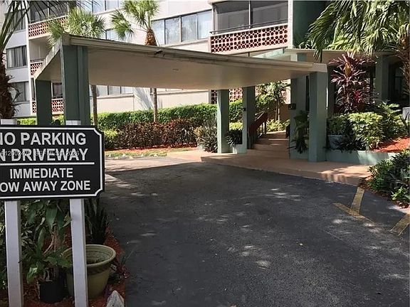 3rd image of 4222 Inverrary Blvd APT 4813