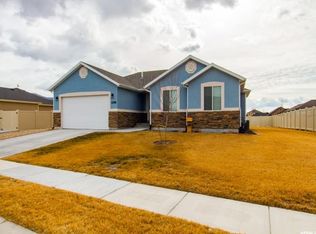1196 E Hunter Ln, Eagle Mountain, UT 84005