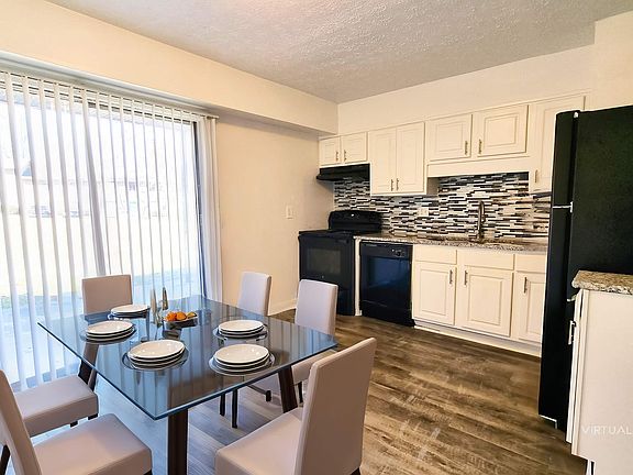 virtual staged dining room in kitchen
