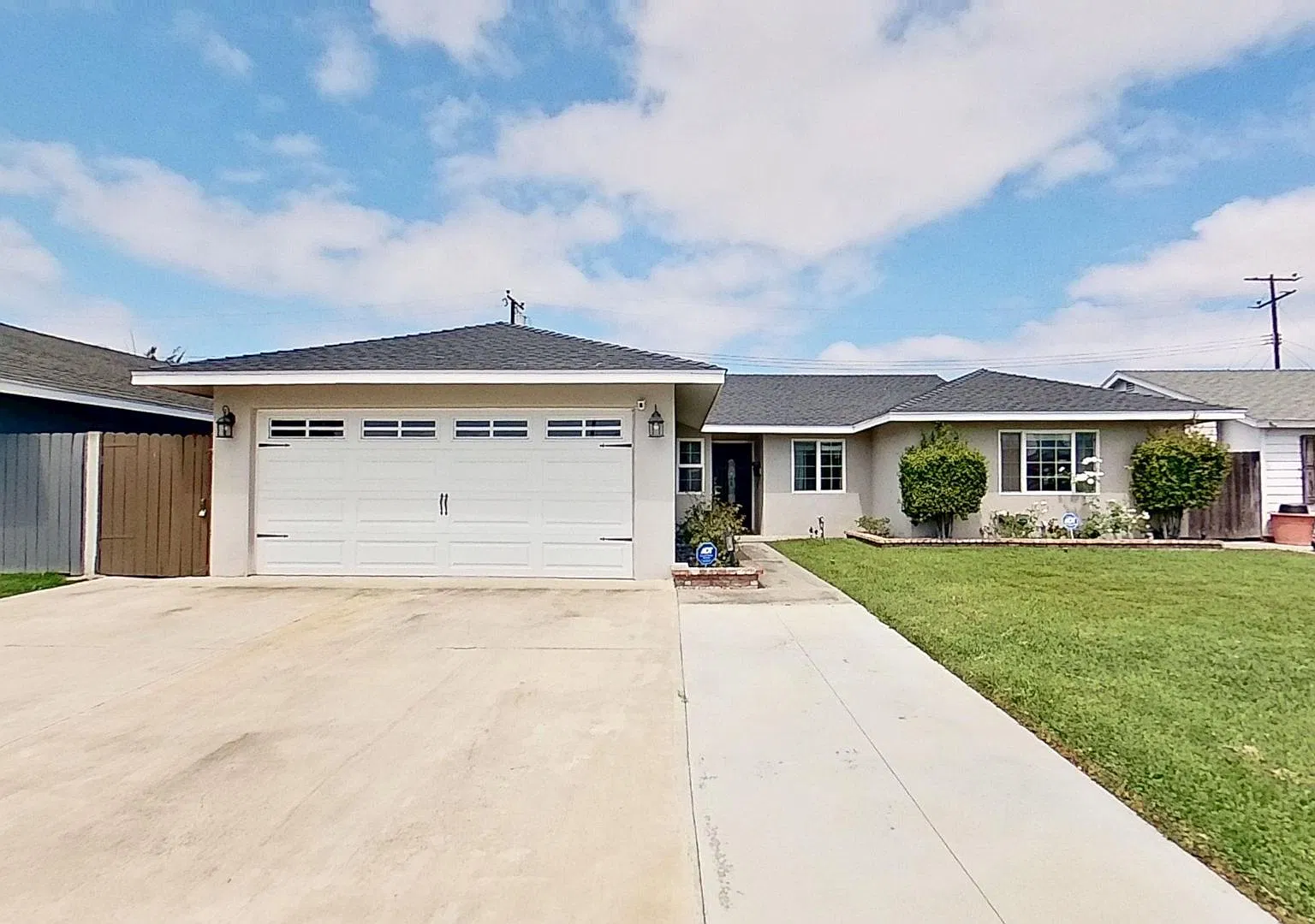 14321 Riviera Dr Spacious 4 Bed 2 Bath + Bonus Room Home in Huntington Beach! — Photo 1