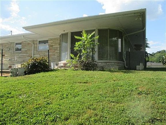 3rd image of 409 S 2nd St