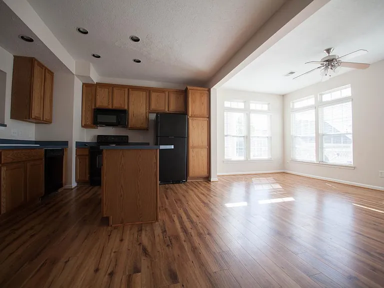 7734 Porter House Dr — Photo 4