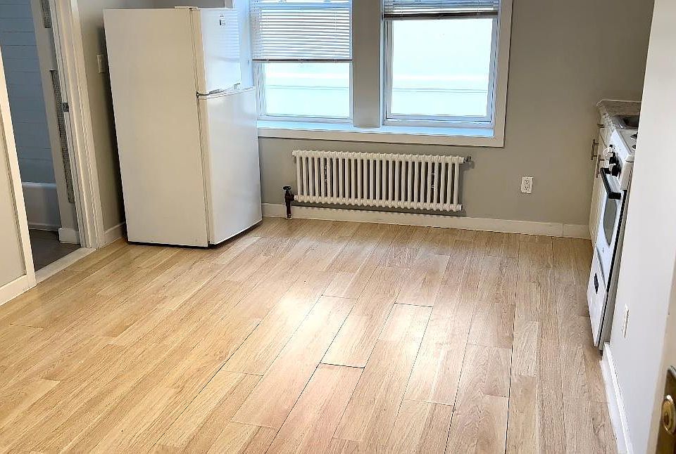 1st image of 215 E Broadway #2EE