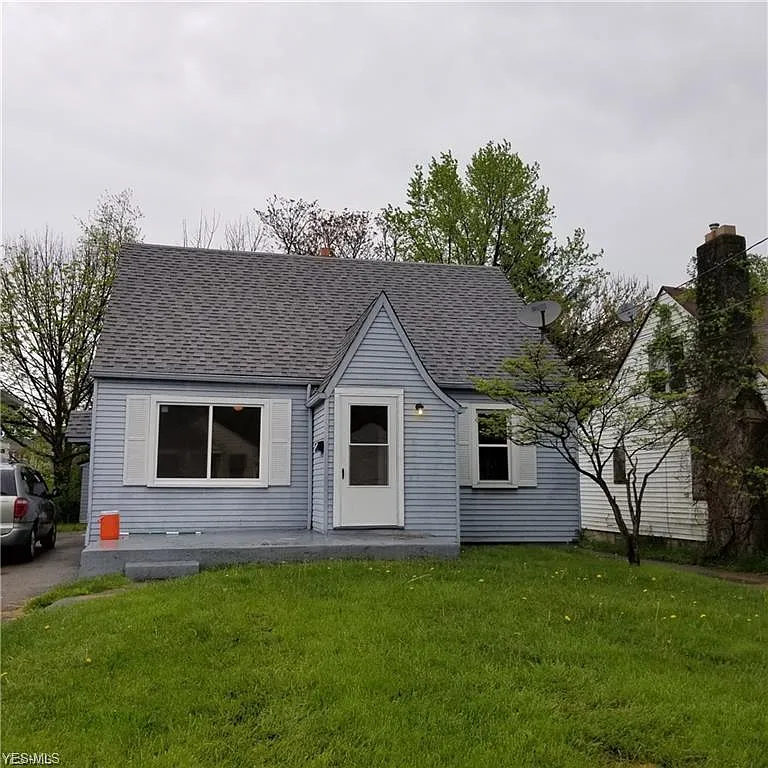 576 E Judson Ave photo 1