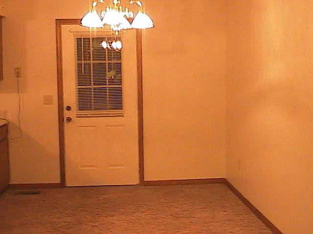3 bed, 1975 sqft, $1,150 — Photo 4