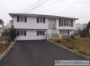 119 Westchester Ave, West Babylon, NY 11704