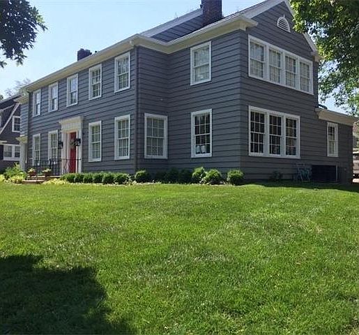 1st image of 831 W 61st St